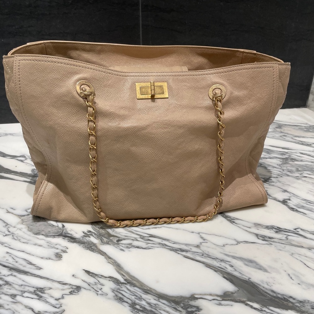 Chanel tote